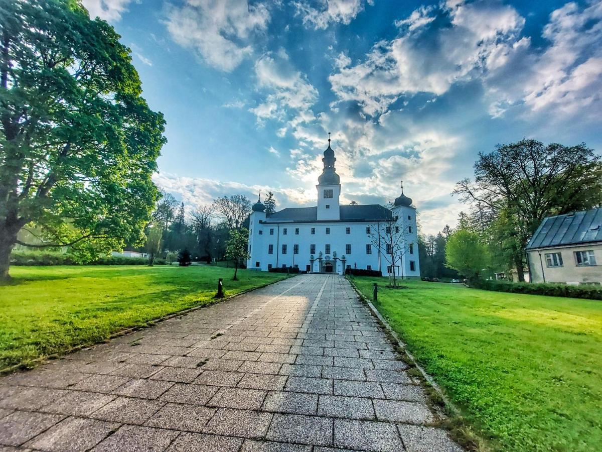 Zamek Trest Hotel Bagian luar foto